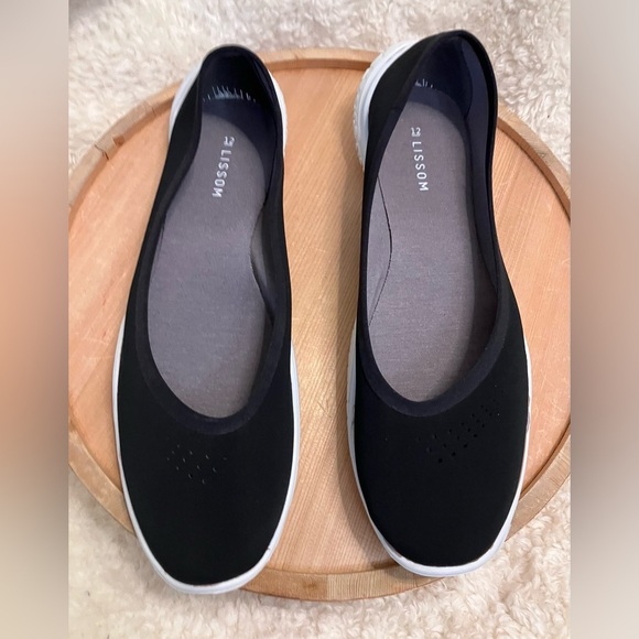 EUC Lissom Flytes Super Lighweight Flexible Black/White Slip On Flats Size 12 - Picture 2 of 8